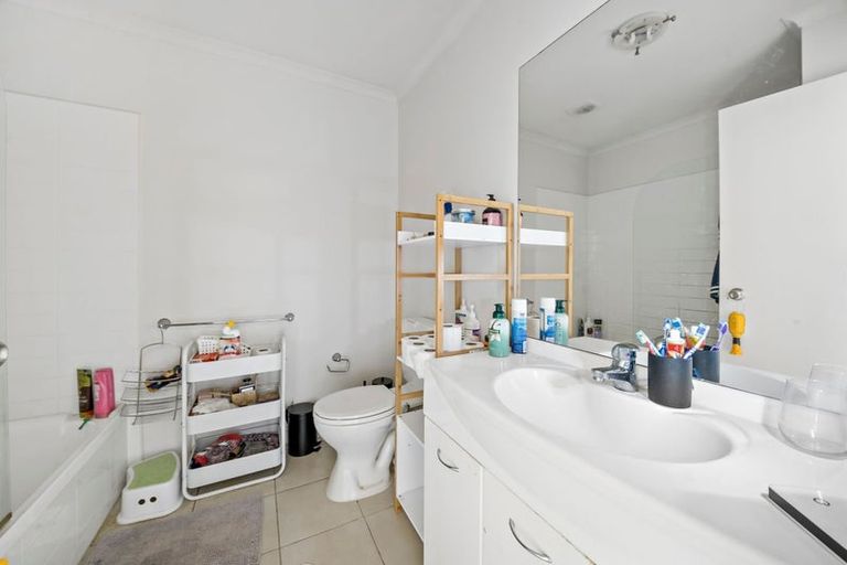 Photo of property in 12/94 Glengarry Road, Glen Eden, Auckland, 0602