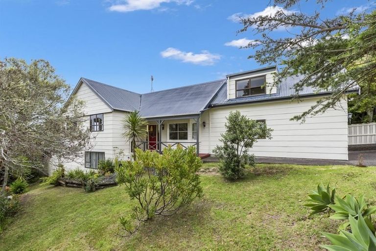 Photo of property in 32 Danbury Drive, Torbay, Auckland, 0630