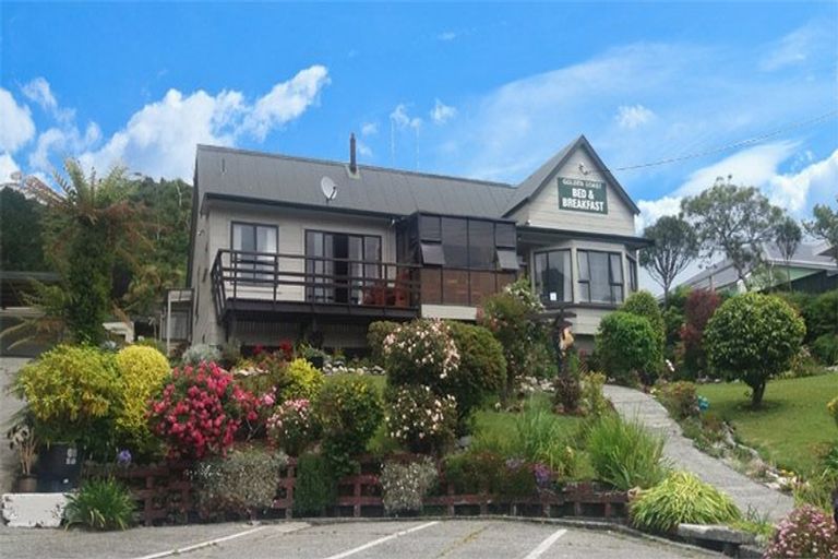 Photo of property in 10 Smith Street, Greymouth, 7805