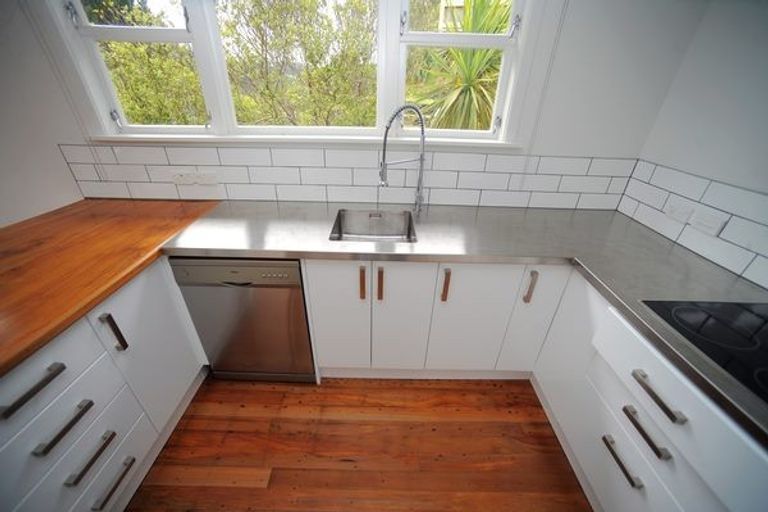 Photo of property in 12 Coleridge Street, Brooklyn, Wellington, 6021