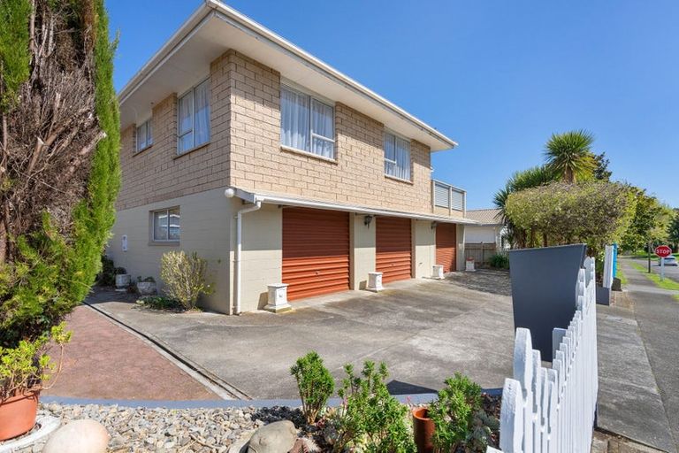Photo of property in 2 Dee Street, Levin, 5510