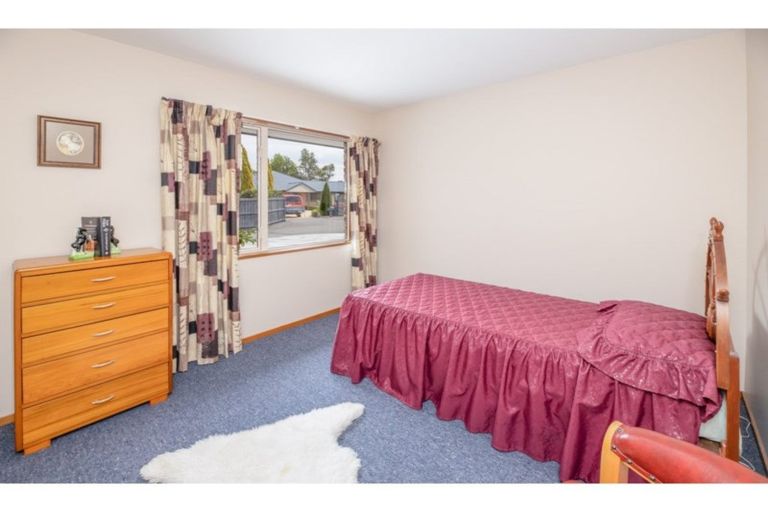 Photo of property in 61 Chesterfield Mews, Russley, Christchurch, 8042