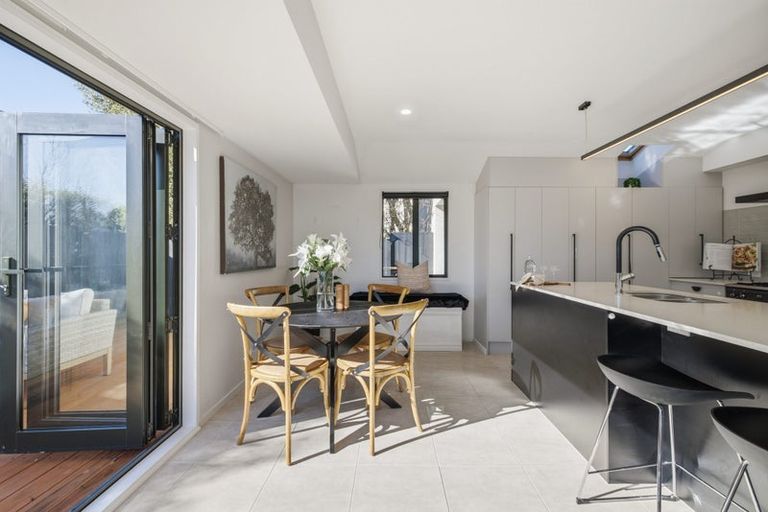 Photo of property in 2 Chilcombe Street, Ilam, Christchurch, 8041