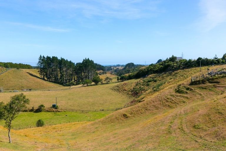 Photo of property in 636 Mangorei Road, Mangorei, New Plymouth, 4371