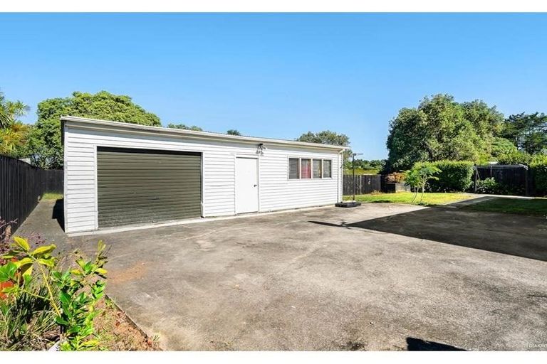 Photo of property in 10 Seaward Place, Wattle Downs, Auckland, 2103
