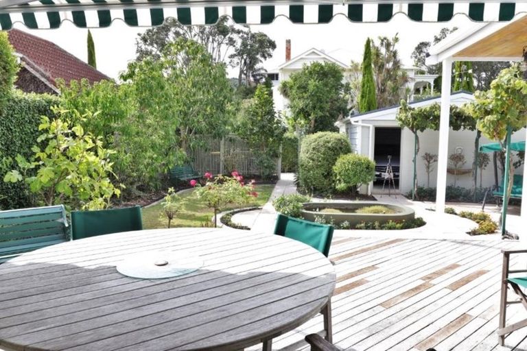 Photo of property in 6 King Edward Parade, Devonport, Auckland, 0624