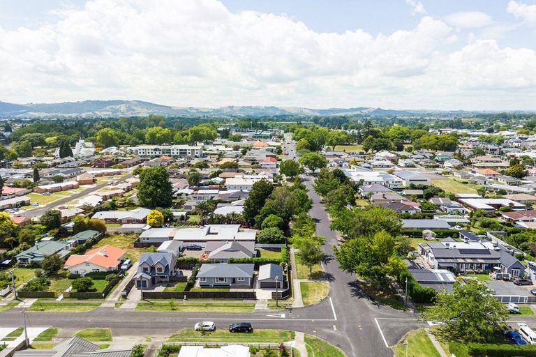Photo of property in 30 Queen Street, Cambridge, 3434