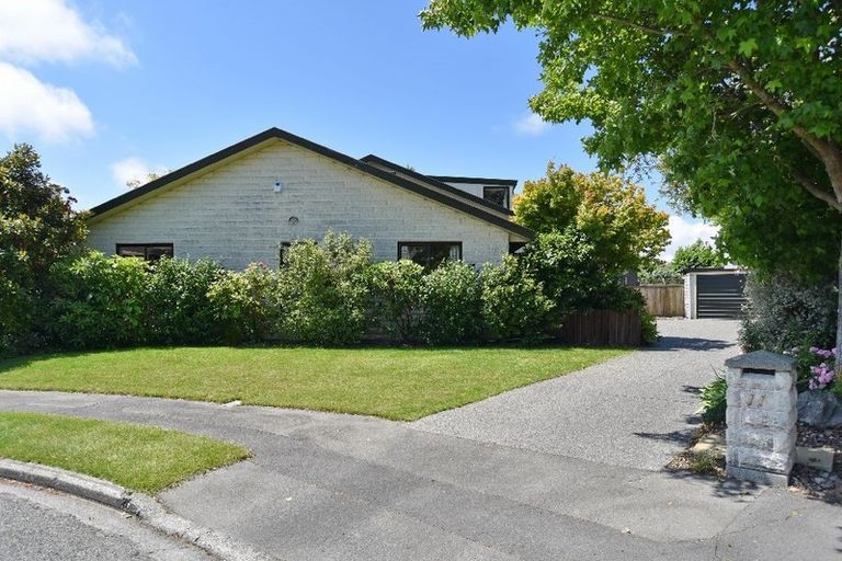 Photo of property in 11 Sunbeam Place, Halswell, Christchurch, 8025