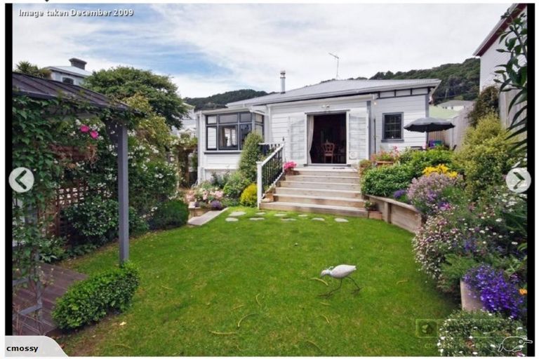 Photo of property in 34 Porritt Avenue, Mount Victoria, Wellington, 6011