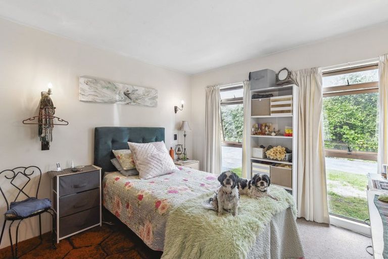 Photo of property in 15 Winara Avenue, Waikanae, 5036