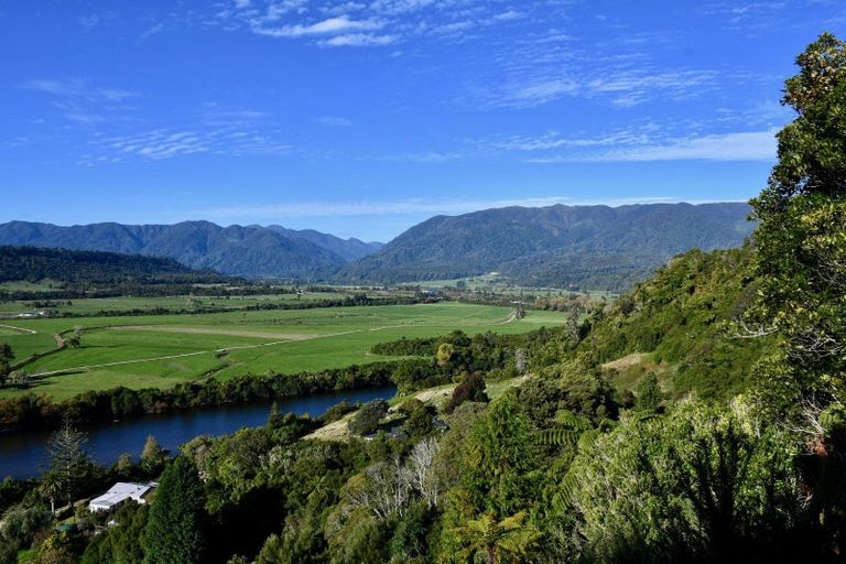 Photo of property in 6 Arapito Road, Karamea, 7893