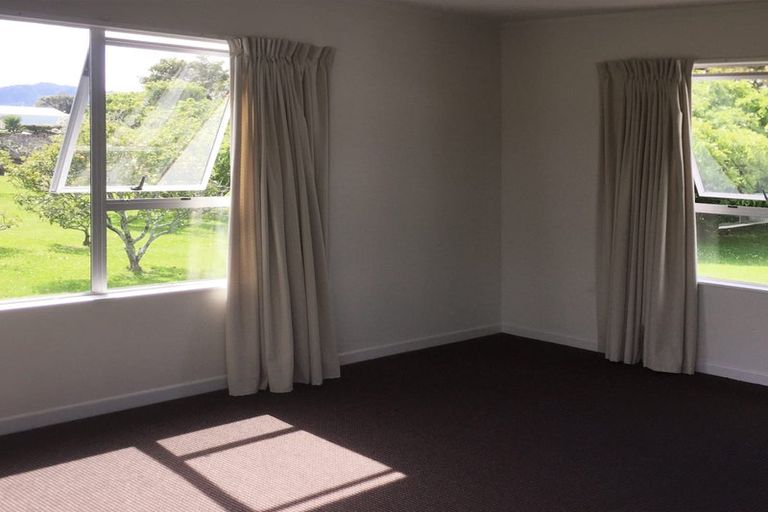 Photo of property in 25 Pyle Road West, One Tree Point, 0118