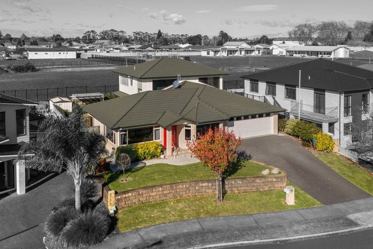 Photo of property in 32 Noble Johnston Drive, Katikati, 3129