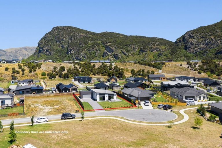 Photo of property in 5 Pepperwood Green, Albert Town, Wanaka, 9305