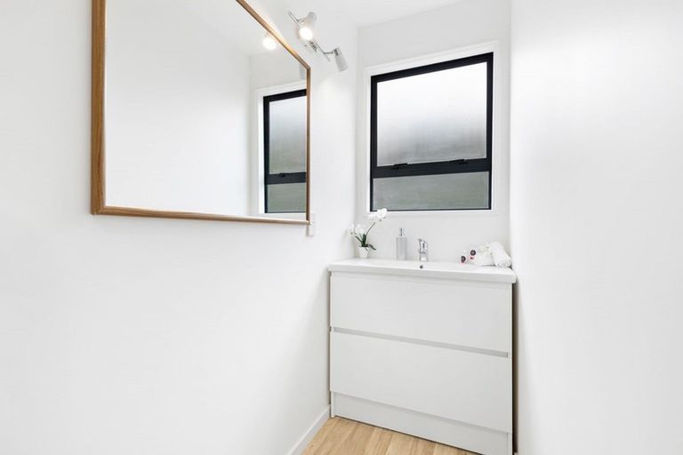 Photo of property in 18a Avalon Crescent, Fernhill, Queenstown, 9300