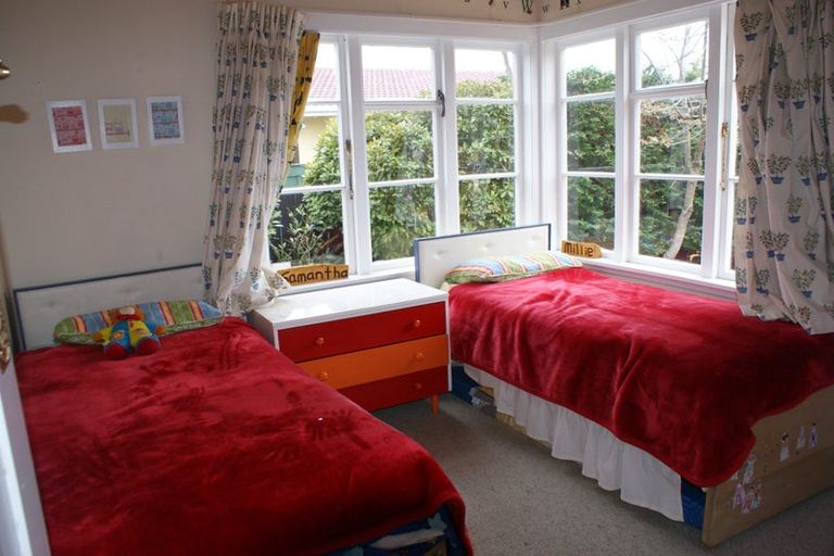 Photo of property in 27 Rauparaha Street, Waikanae Beach, Waikanae, 5036