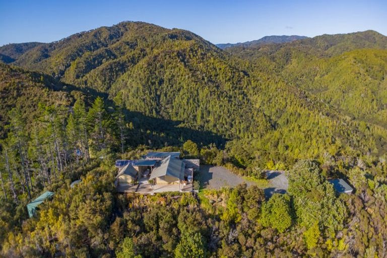 Photo of property in 867 Tuateawa Road, Waikawau, Coromandel, 3584