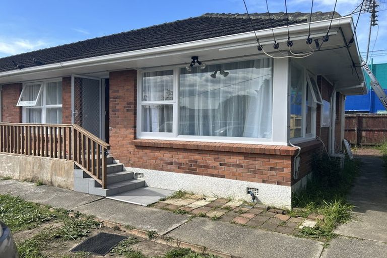 Photo of property in 1/35 Shakespeare Road, Milford, Auckland, 0620