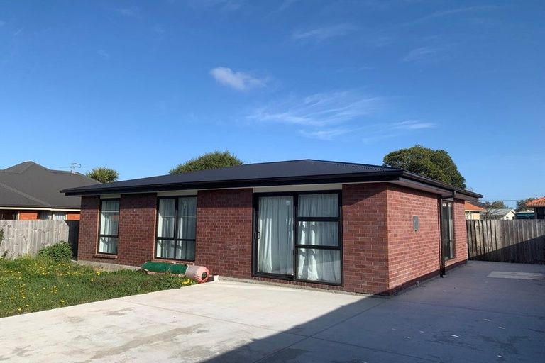 Photo of property in 33 Tuckers Road, Redwood, Christchurch, 8051
