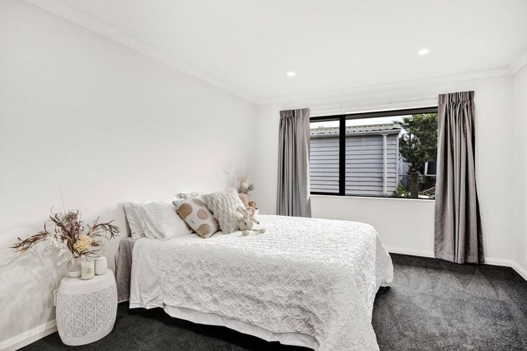 Photo of property in 1 Douglas Street, Hawera, 4610