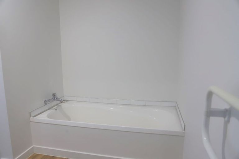 Photo of property in 2/44 Packe Street, Edgeware, Christchurch, 8013