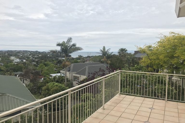 Photo of property in 1/7 Mizpah Road, Waiake, Auckland, 0630