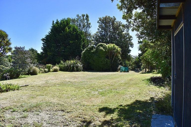 Photo of property in 34 Sarah Street, Waikawa Beach, Manakau, 5573