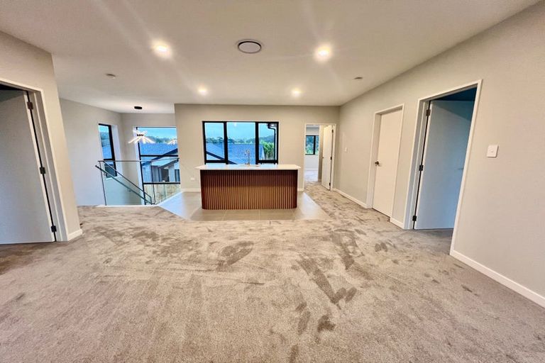 Photo of property in 16 Kiokio Place, Swanson, 0614