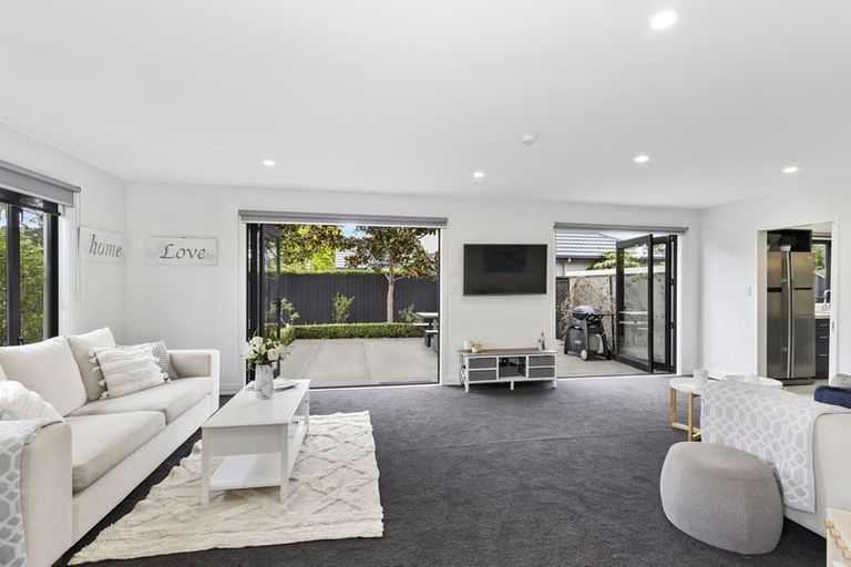 Photo of property in 16 Ballybrack Place, Casebrook, Christchurch, 8051