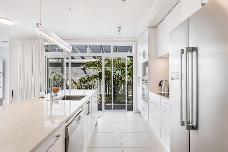 Photo of property in 16 Plantation Terrace, Orewa, 0931