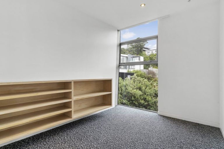 Photo of property in 3b Salmont Place, Kelburn, Wellington, 6012