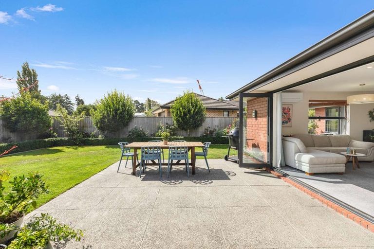 Photo of property in 11 Larne Place, Belfast, Christchurch, 8051