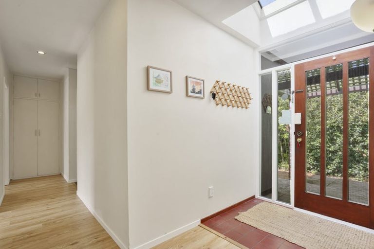 Photo of property in 2/38a Greers Road, Burnside, Christchurch, 8041