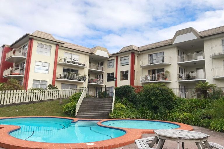 Photo of property in 1/10 Hunter Street, Hamilton Lake, Hamilton, 3204