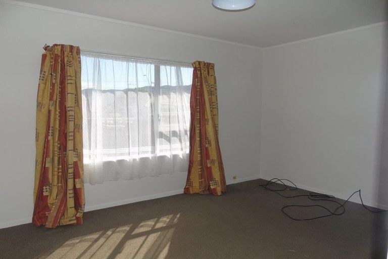 Photo of property in 83a Wainuiomata Road, Wainuiomata, Lower Hutt, 5014