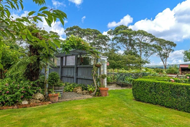 Photo of property in 521 Ruawhata Road, Mangatainoka, Pahiatua, 4982