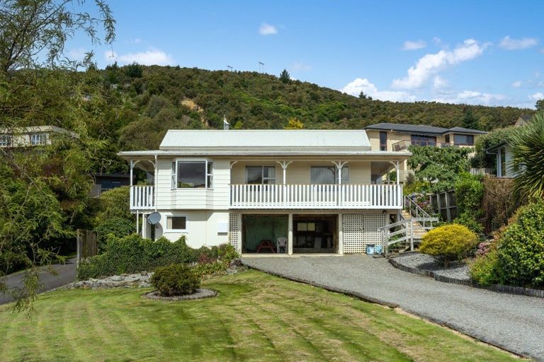 Photo of property in 12 Moana View Road, Waikawa, Picton, 7220