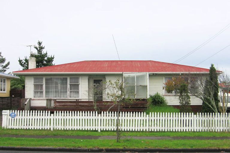 Photo of property in 6 Tiraumea Drive, Pakuranga, Auckland, 2010