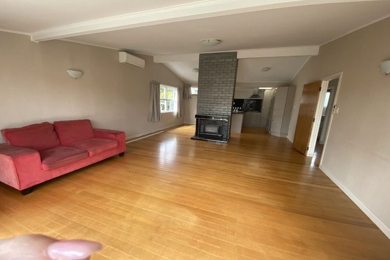 Photo of property in 294 Wairau Road, Glenfield, Auckland, 0629