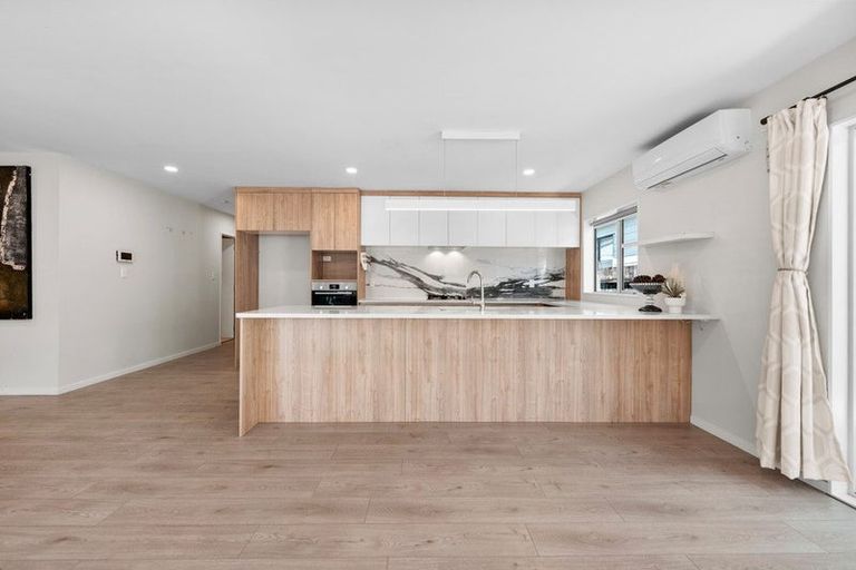 Photo of property in 25a Larnoch Road, Henderson, Auckland, 0610