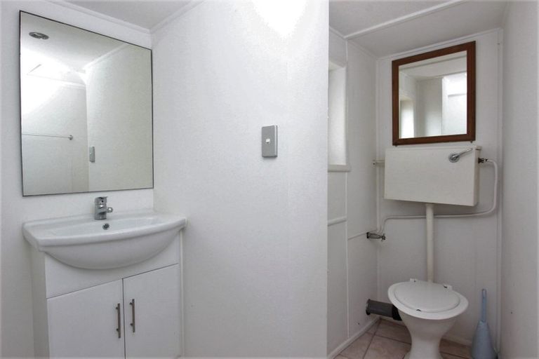 Photo of property in 7 Lewis Road, Pakuranga, Auckland, 2010