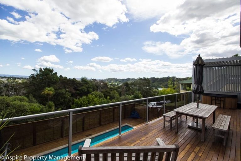 Photo of property in 92 Pemberton Avenue, Bayview, Auckland, 0629