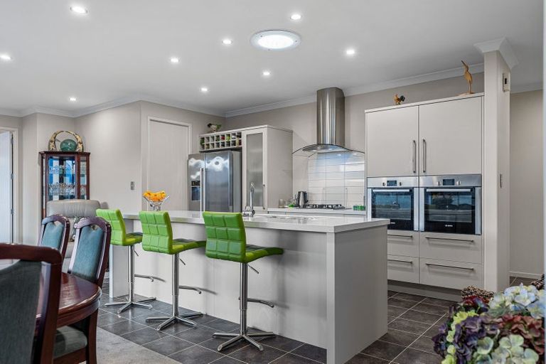 Photo of property in 14 Mervyn Place, Ohauiti, Tauranga, 3112