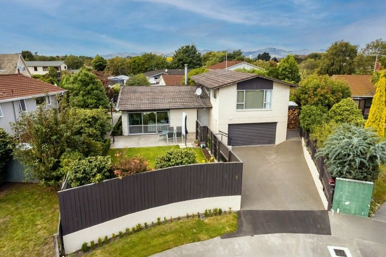 Photo of property in 5 Beaumaris Place, Sockburn, Christchurch, 8042