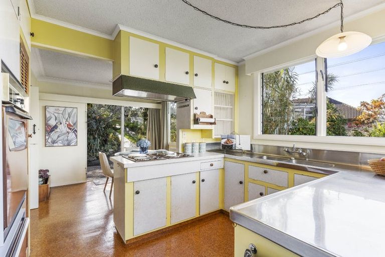 Photo of property in 39 Montgomery Avenue, Rothesay Bay, Auckland, 0630