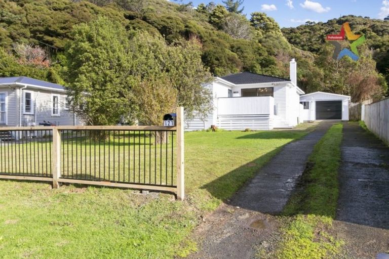 Photo of property in 121 Wellington Road, Wainuiomata, Lower Hutt, 5014