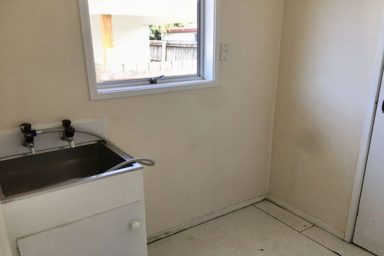 Photo of property in 390 Bucklands Beach Road, Bucklands Beach, Auckland, 2012