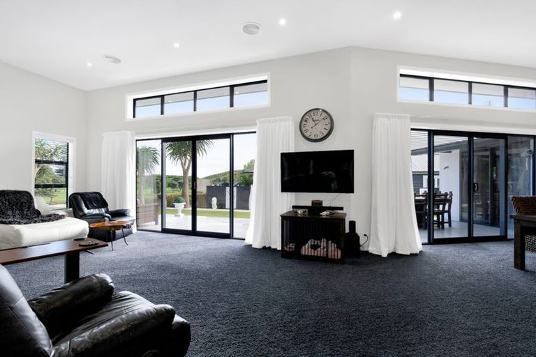 Photo of property in 10 Augusta Grove, Waiwhakaiho, New Plymouth, 4312