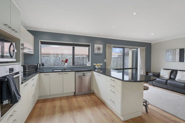 Photo of property in 23 Avion Terrace, Raumati Beach, Paraparaumu, 5032