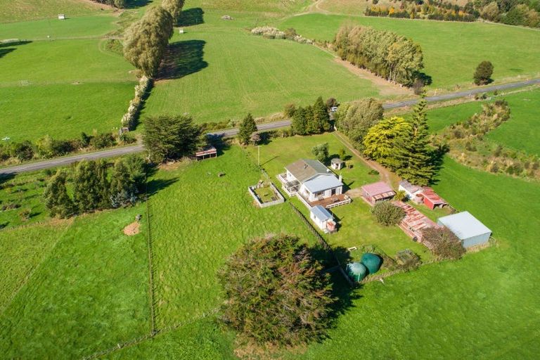 Photo of property in 481 Pohangina Valley East Road, Pohangina, Ashhurst, 4884